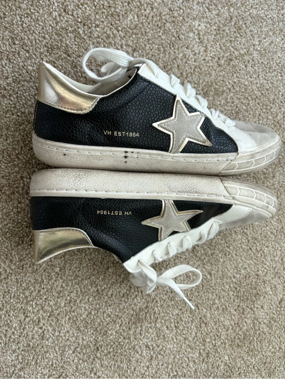 Vintage Havana Low Top Lace Up Star Sneakers Size 7 White Black Gold Grunge